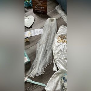 Huge wedding lot.  Beach themed